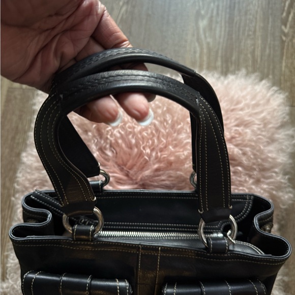 Coach SoHo  Black Leather Handbag - F08A09 - Picture 3 of 6